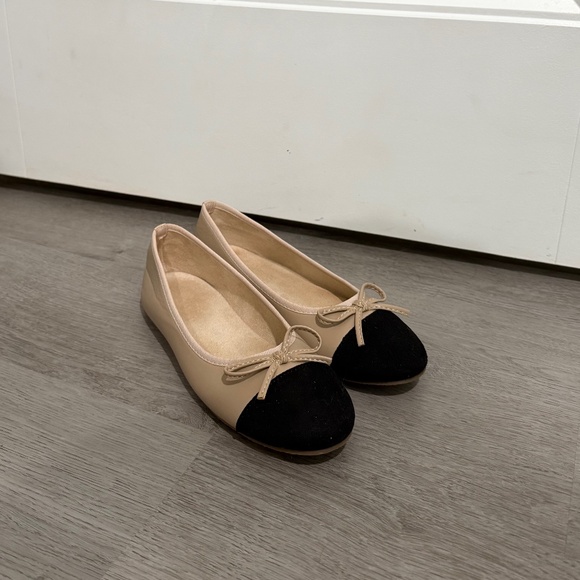 Khaki with black ballet flat shoes - Picture 5 of 5